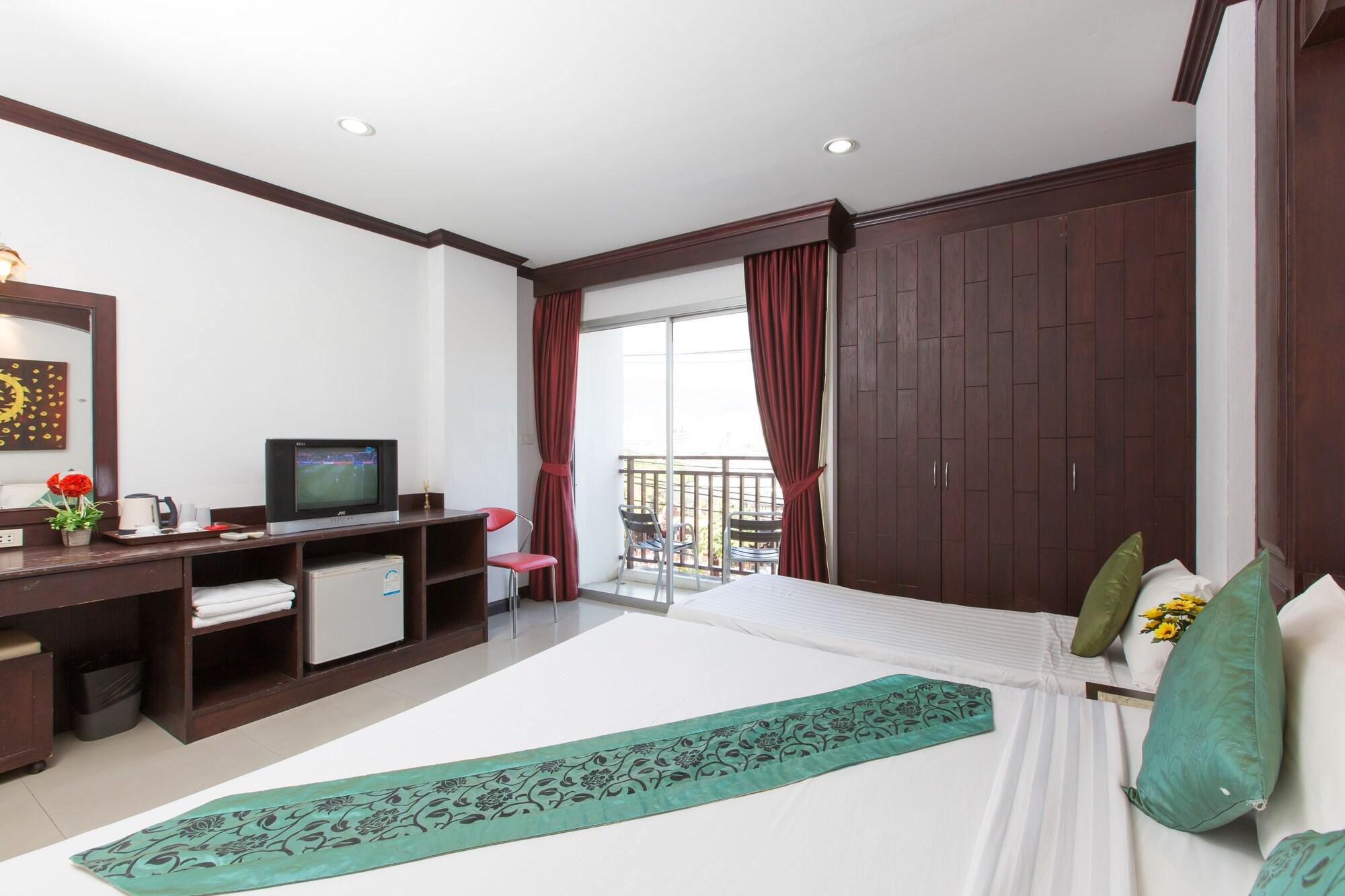 Patong Buri Hotel Exterior foto