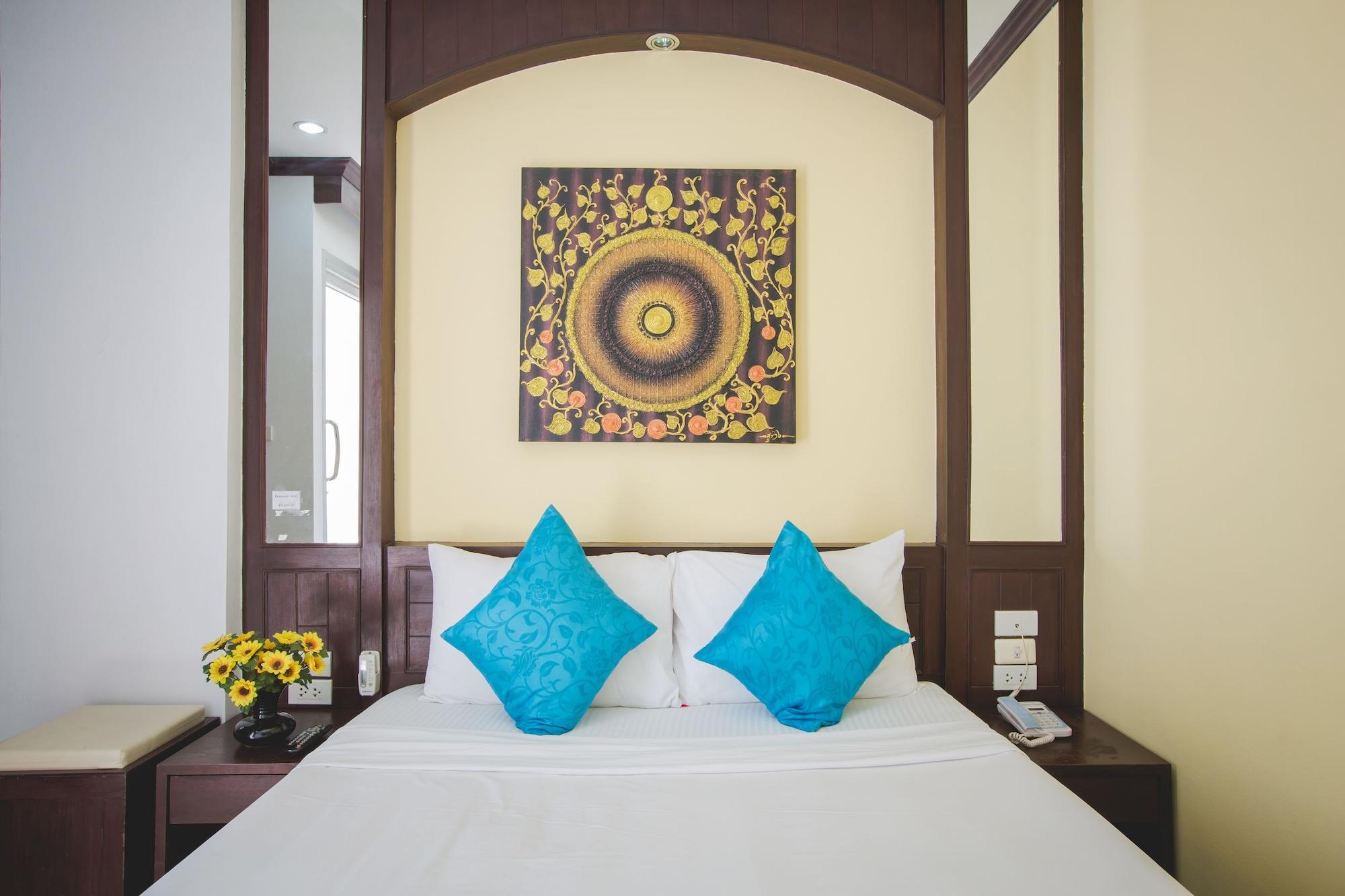 Patong Buri Hotel Exterior foto