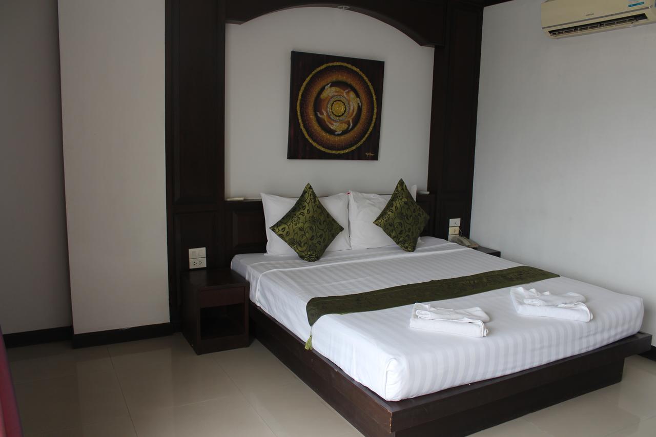 Patong Buri Hotel Exterior foto