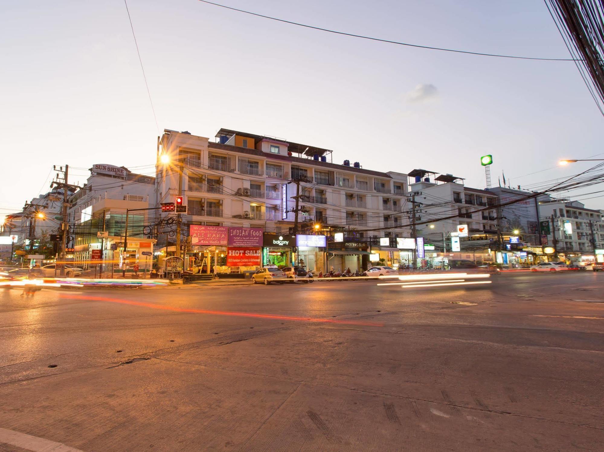 Patong Buri Hotel Exterior foto
